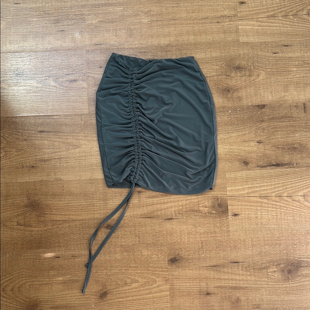 Elegant Ruched Skirt in Gray